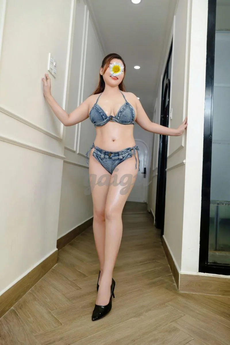 ÁI NHI PHỤC VỤ NHIỆT TÌNH LÀM TÌNH HẾT MÌNH