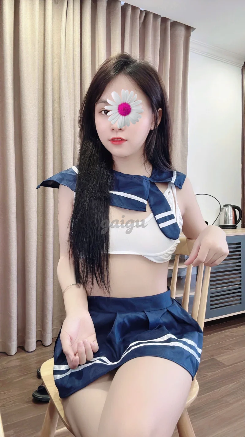 NEW BÉ LAM HOTGIRL XINH NON