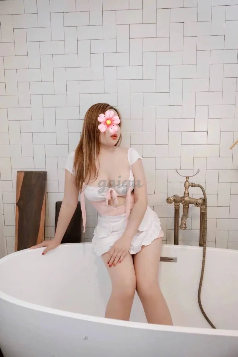 TREO BÍM gái xấu Nga chupy hàng múp dâm lồn đẹp chơi đã cực kỳ