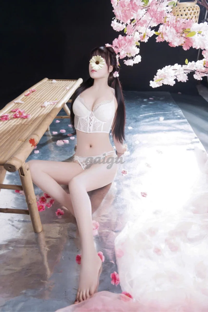 BÉ VY - GƯƠNG MẶT XINH XẮN TÌNH CẢM NHẸ NHÀNG