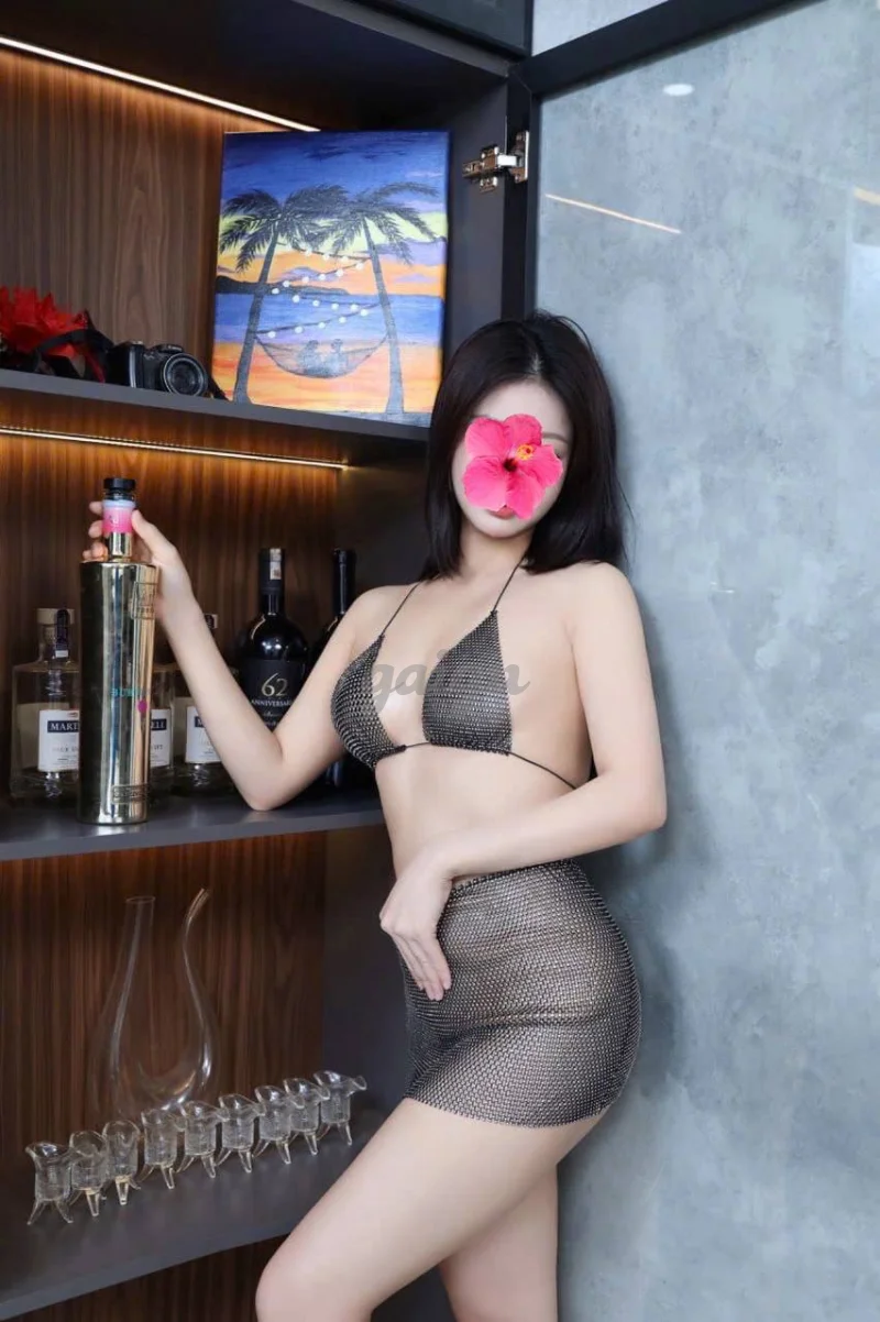 THÙY LINH- GÁI XINH ĐẲNG CẤP - DA TRẮNG MẶT DÂM - ĐAM MÊ TÌNH DỤC