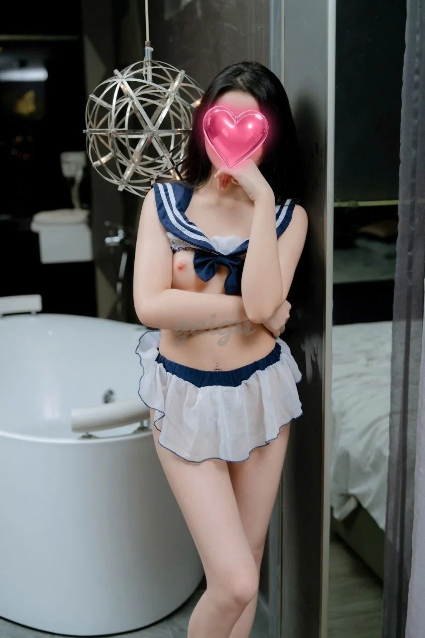 Hot Girl🍃Mộc Nhi - 2k4 Mẫu Ảnh - Face Xinh - Body đẹp