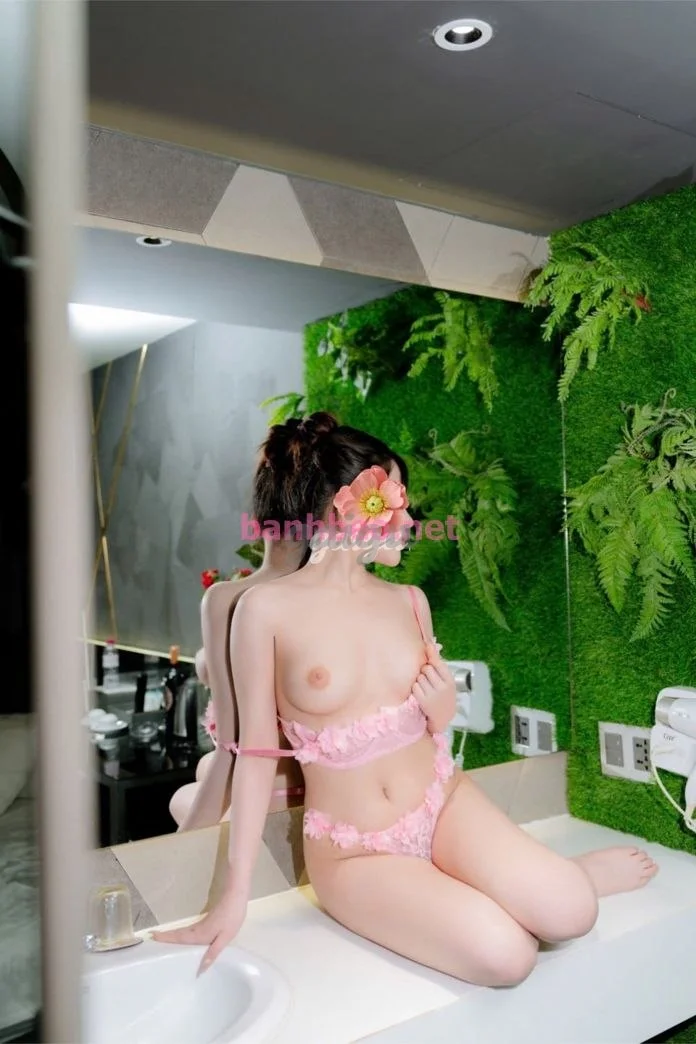 New🍃Băng Tâm - 2k5 Face Cực Xinh - Non - Body Tuyệt Đẹp