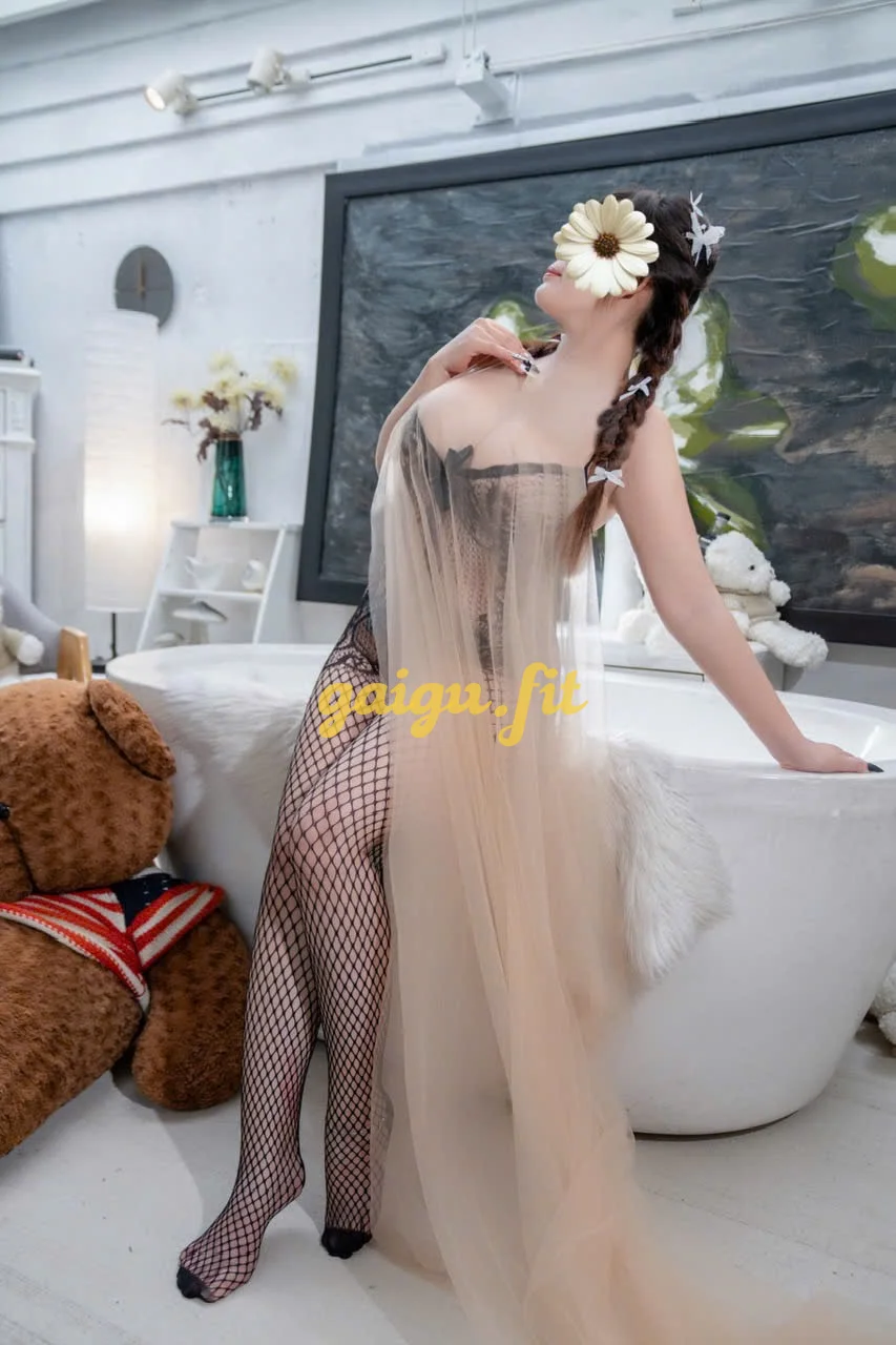 KIỂU VY - MẶT XINH VÚ TO CỰC DÂM FULL SERVICE