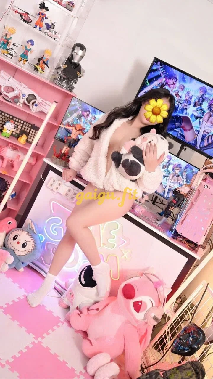 Thảo Vy 2k4 Em gái xinh với body nóng bỏng, làm tình dâm