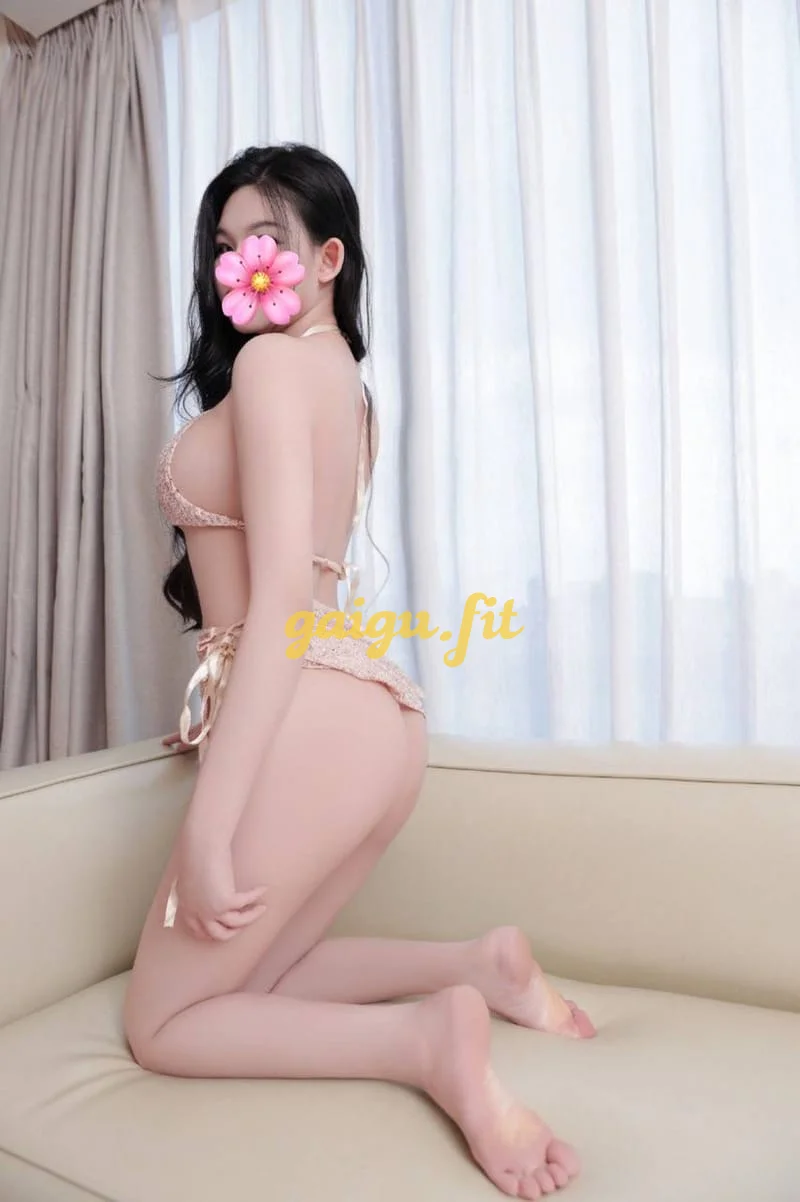 () Quỳnh Anh - Xinh Ngon Body Đẹp - Ngoan Ngoãn Gợi Tình.