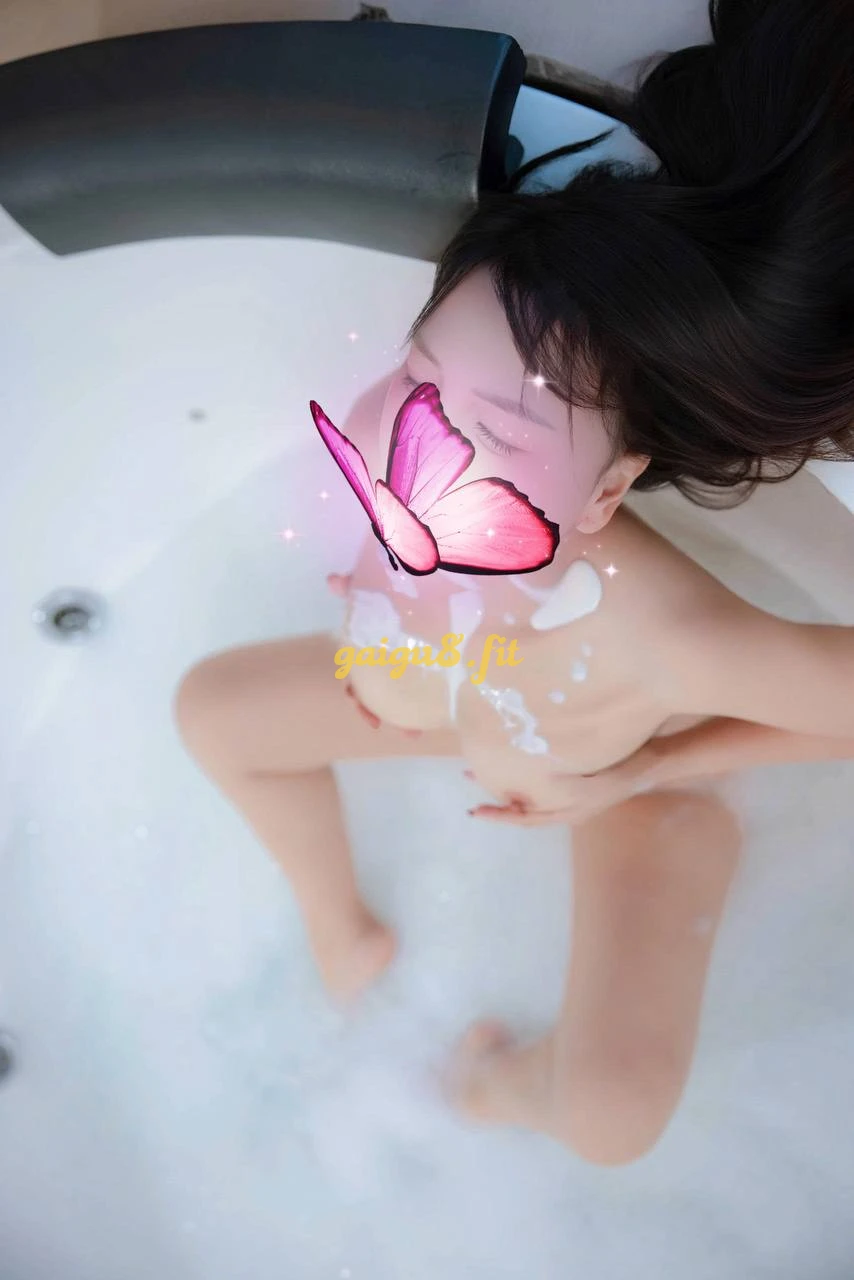 BABY THU HƯƠNG XINH TƯƠI CHIỀU KHÁCH NHƯ NGƯỜI YÊU
