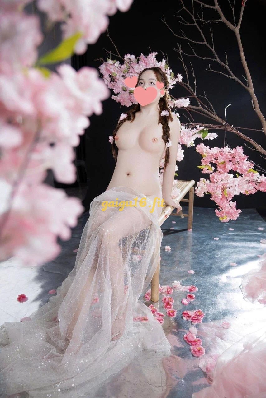 QUỲNH NHƯ GÁI MIỀN TÂY  BÍM ĐẸP NON BẤT NGỜ CHƠI SƯỚNG CU