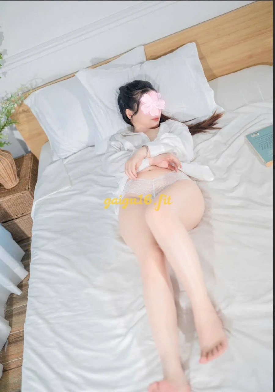 ⭐HẠNH TRANG NGỌT NGÀO XINH ĐẸP MÀ CÒN BIẾT CHIỀU CHUỘN