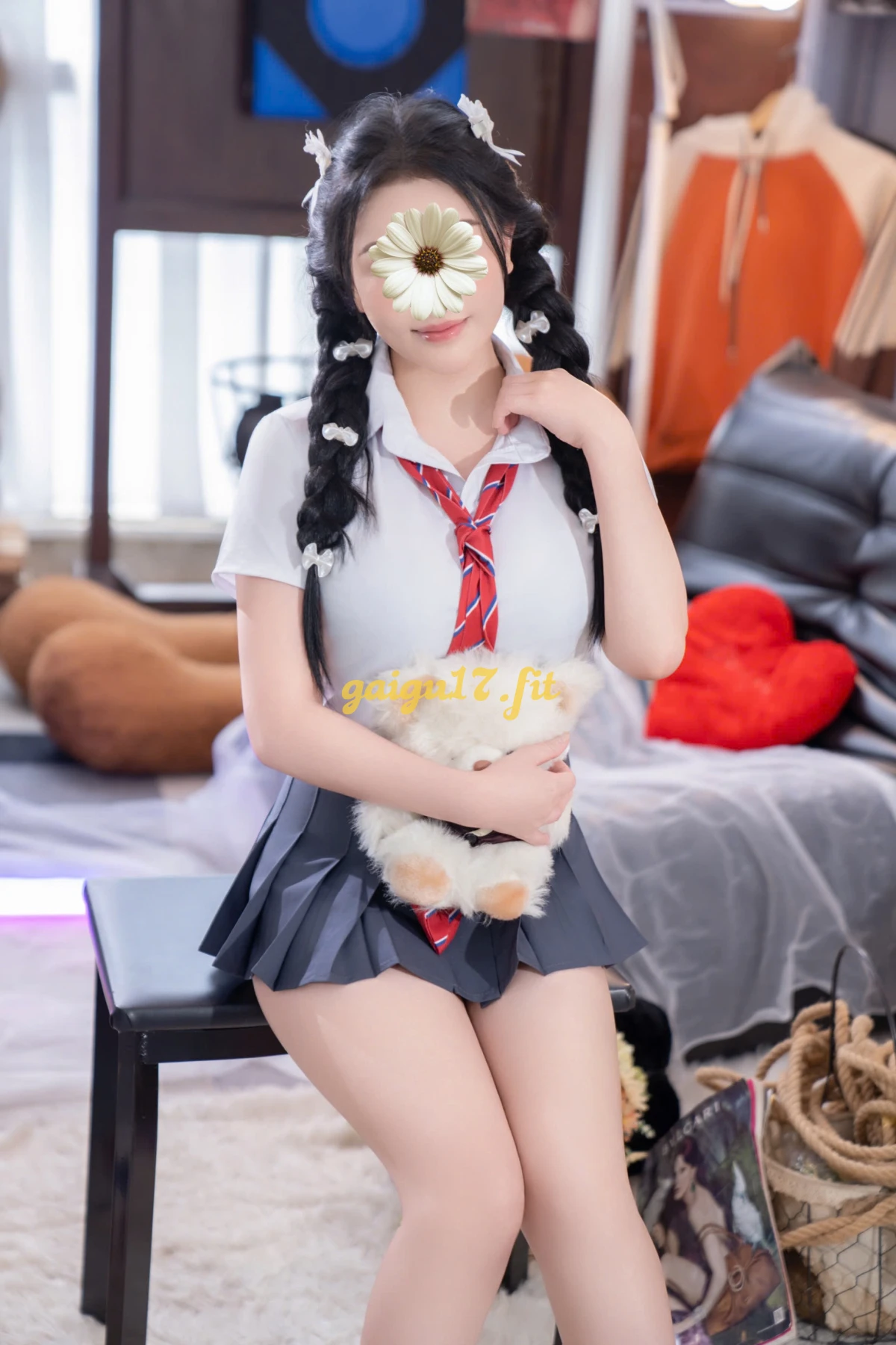 LY LY - CÔ NÀNG NHÍ NHẢNH HỒN NHIÊN CỰC DÂM