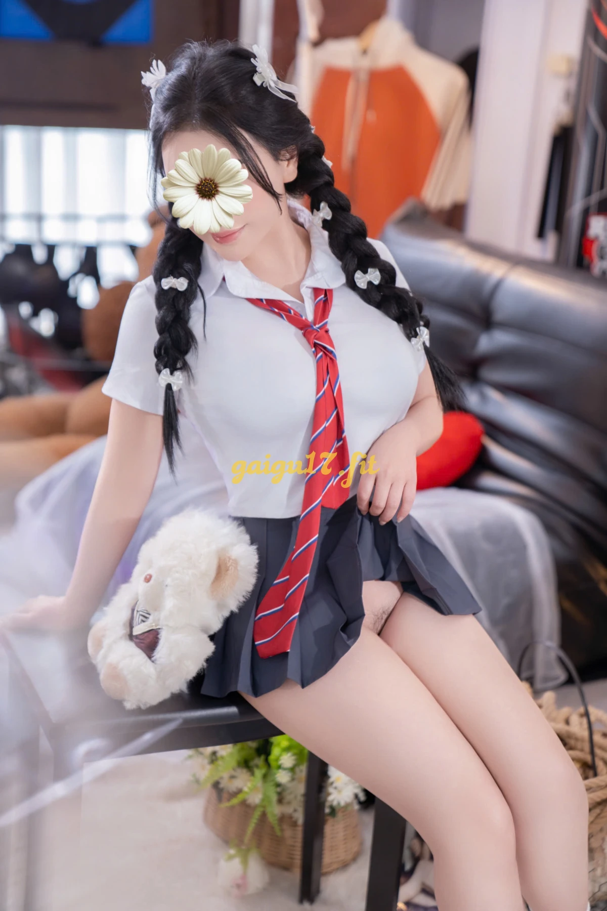 LY LY - CÔ NÀNG NHÍ NHẢNH HỒN NHIÊN CỰC DÂM