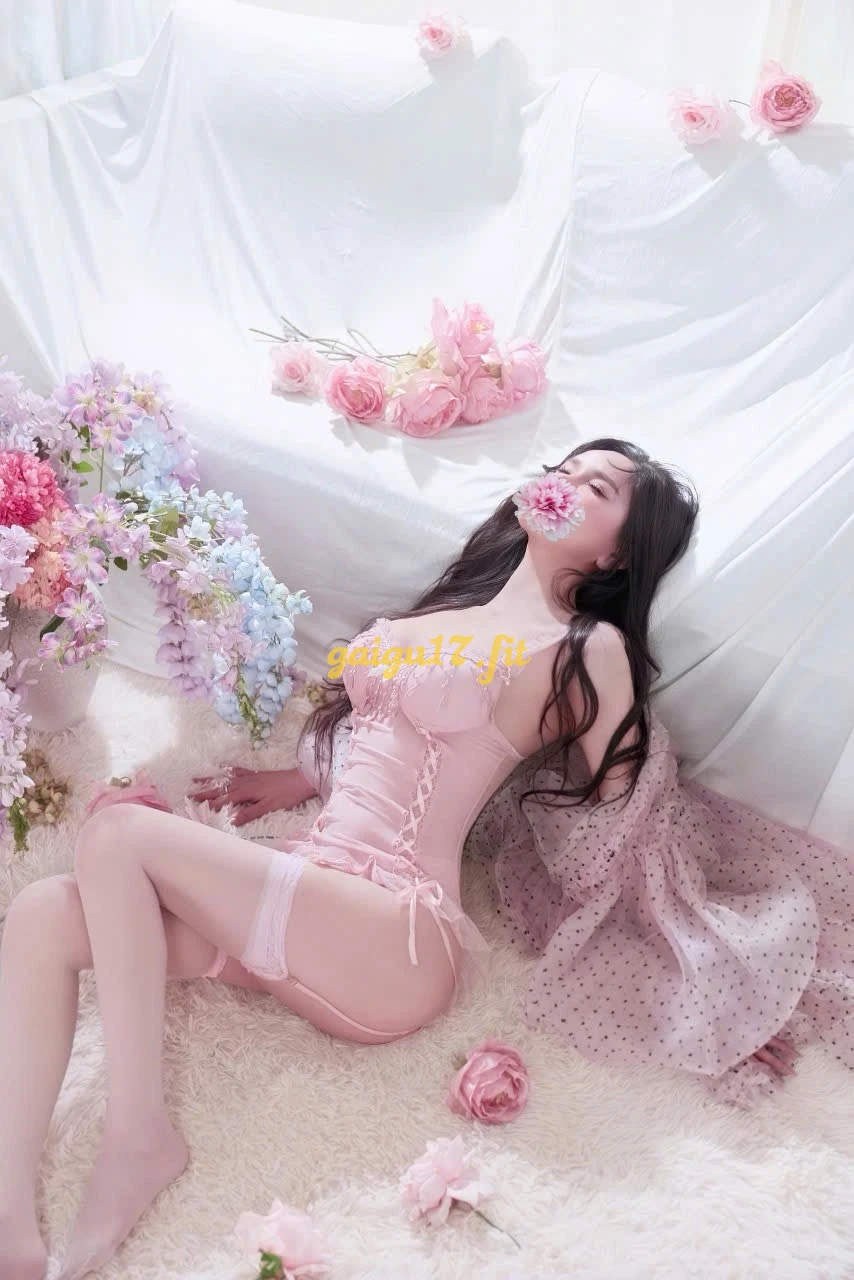 [MẪU ẢNH] MIU MIU - NÉT ĐẸP KHUÔN MẪU AI CŨNG PHẢI NGOÁI NHÌN