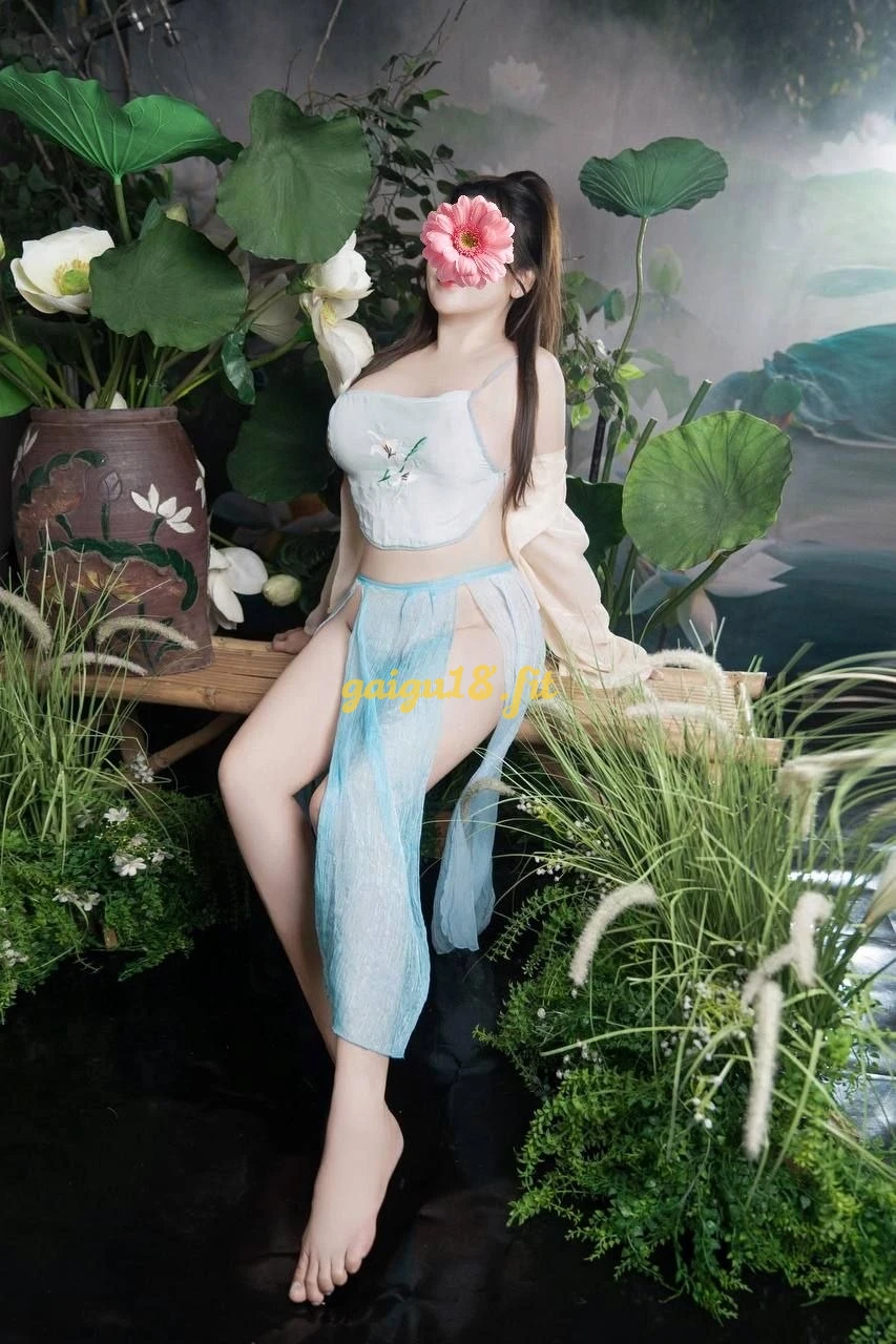 BÉ THÙY LINH TRẺ TRUNG XINH VÚ BỰ LÀM TÌNH CỰC CUỒNG NHIỆT CẶP MÔNG TO DOGGY BAO DÂM