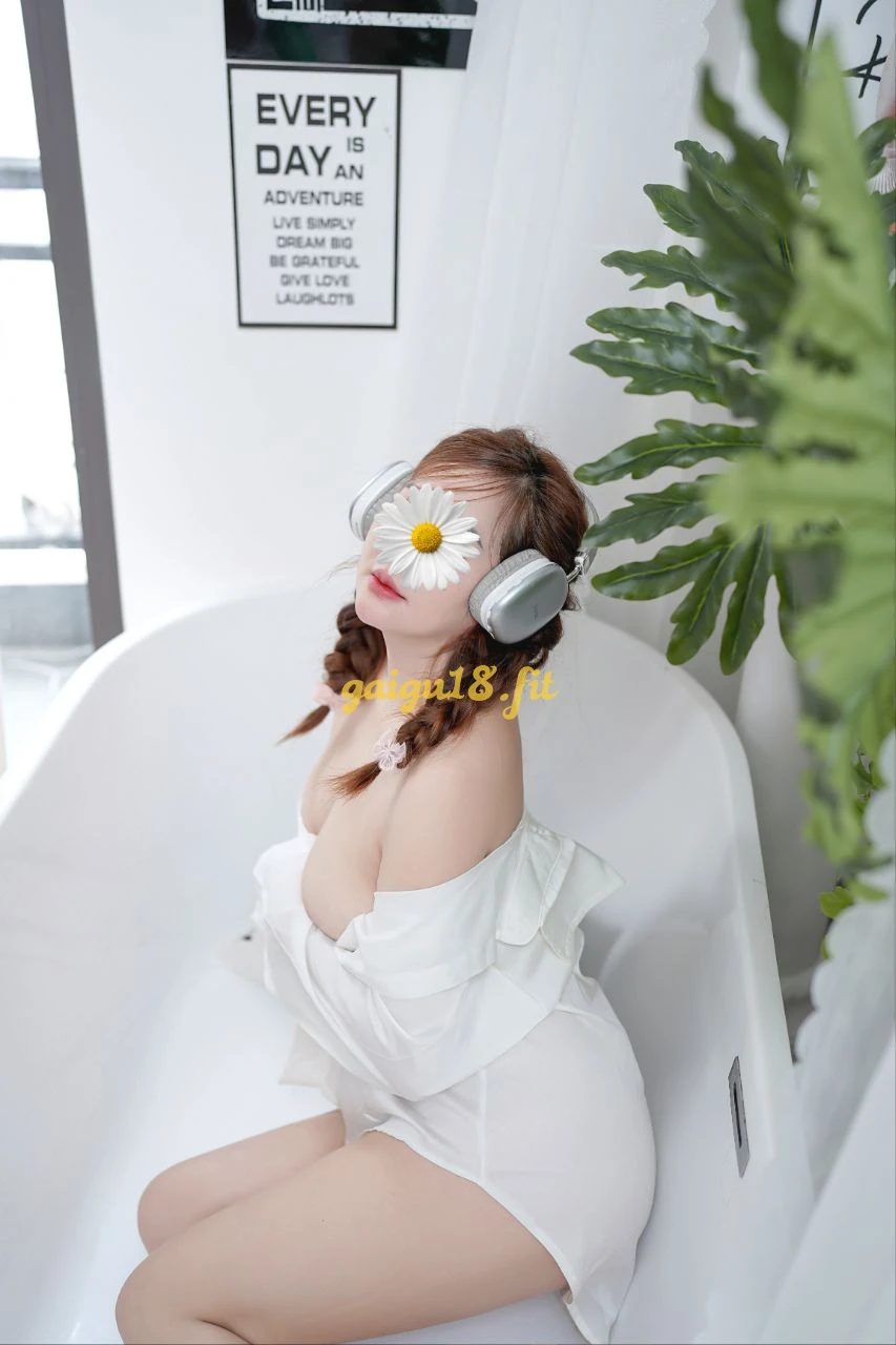 Hoài Thương_ Gái dâm chiều khách, làm tình cực đỉnh