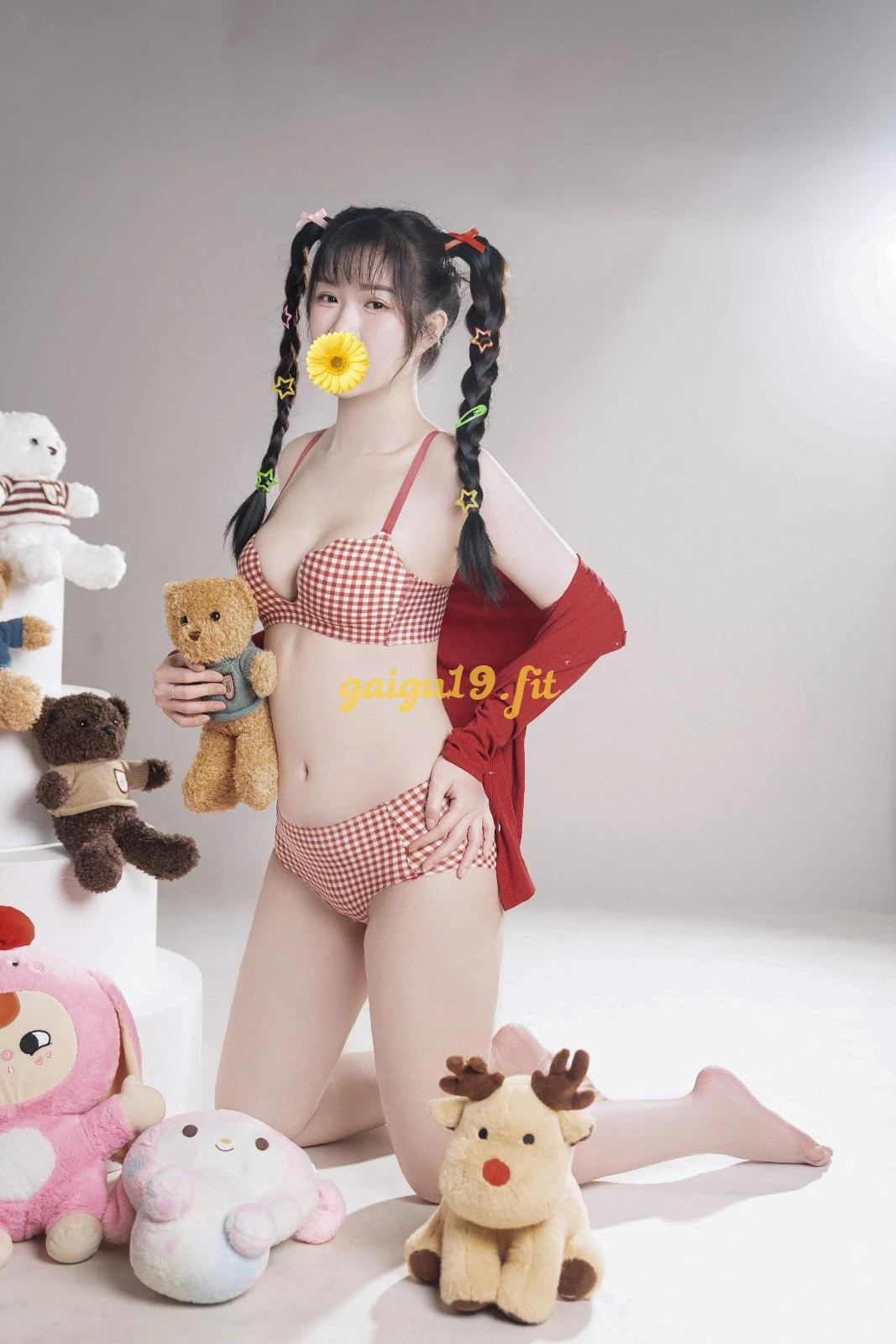 BÉ PEO XINH XẮN DÁNG MÌNH DÂY MỚI ĐI LÀM LẦN ĐẦU