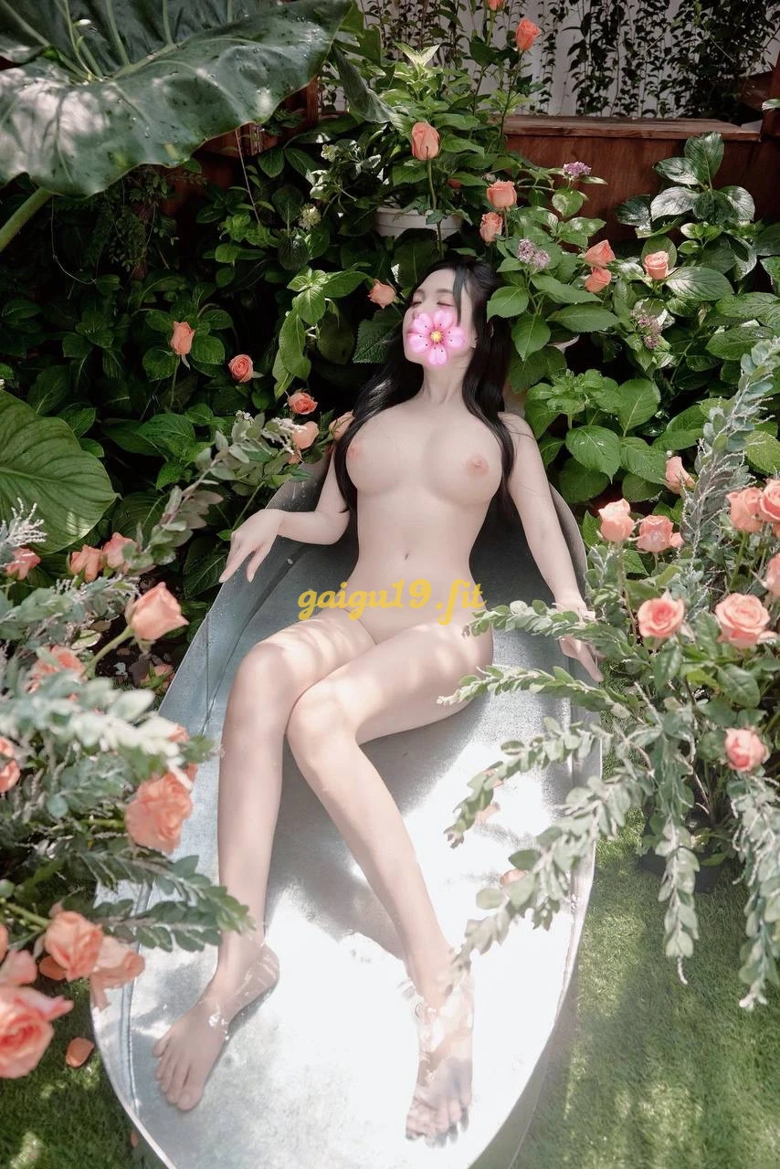 NEW THUỲ TIÊN GIRL DÁNG CAO ,VÚ NGON, MÔNG CONG CHUẨN HOT GIRL