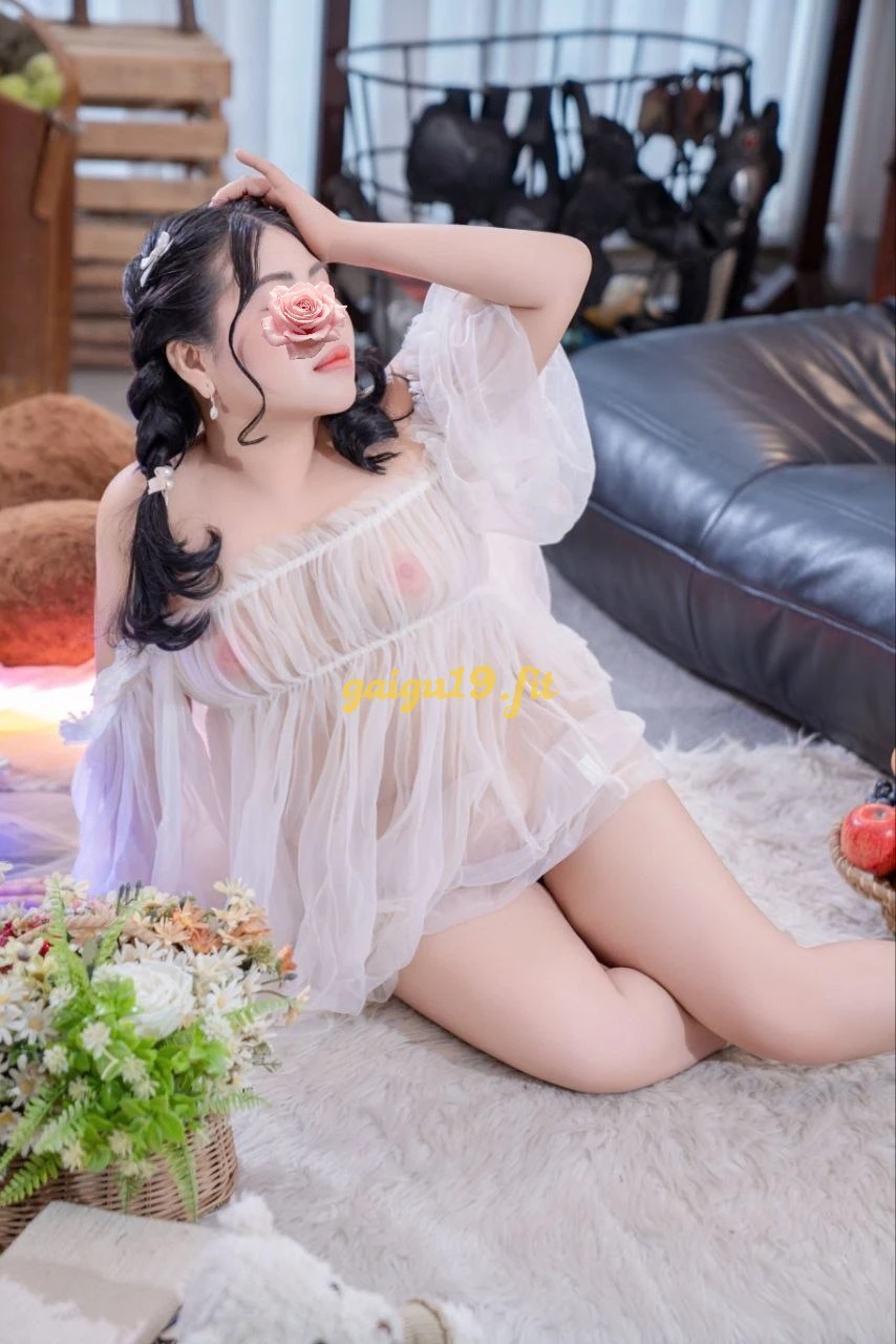 Nhã Phương💔 Em gái mũm mỉm cực kì dâm, nhiệt tình chiều khách hết mình