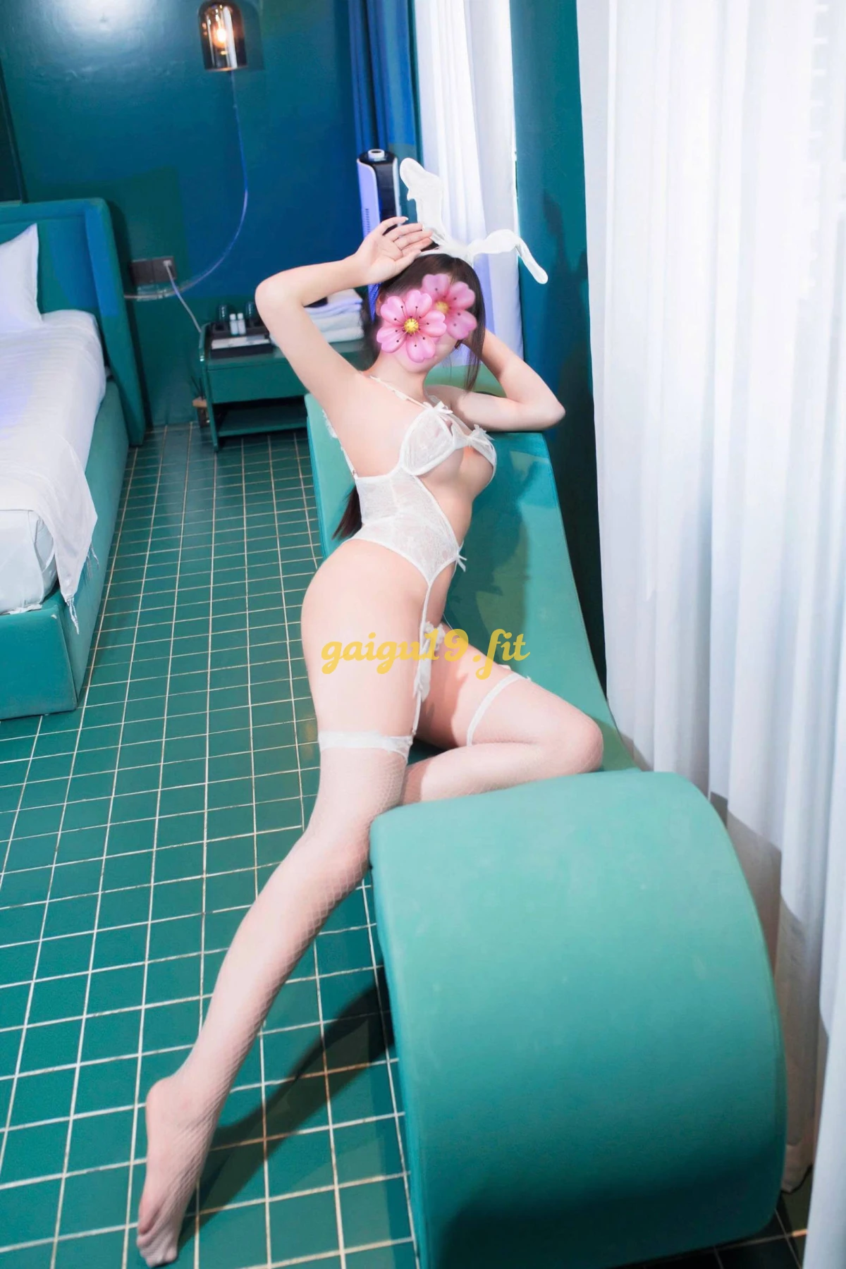 HUYỀN BABY -  GIRL XINH LUNG LINH - BODY NÓNG BỎNG