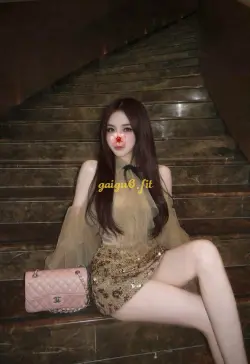 THƯ KỲ 🔥GÁI DÂM NÓNG BỎNG CHIỀU KHÁCH 🔥