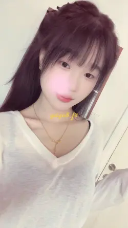 Trương Chi Mẫn- em hàng vú thật to tròn, dáng ngon, xinh tươi hấp dẫn!!!