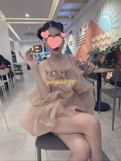 Lan Ngọc 2k5 sinh viên đại học